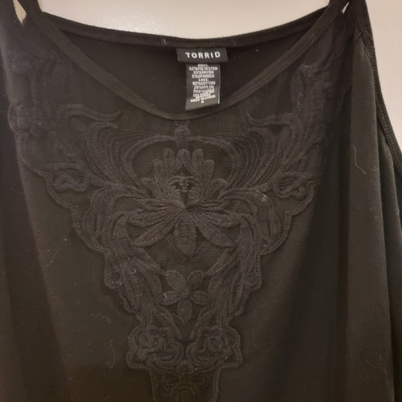 Black lace detail camisole. - Picture 2 of 2